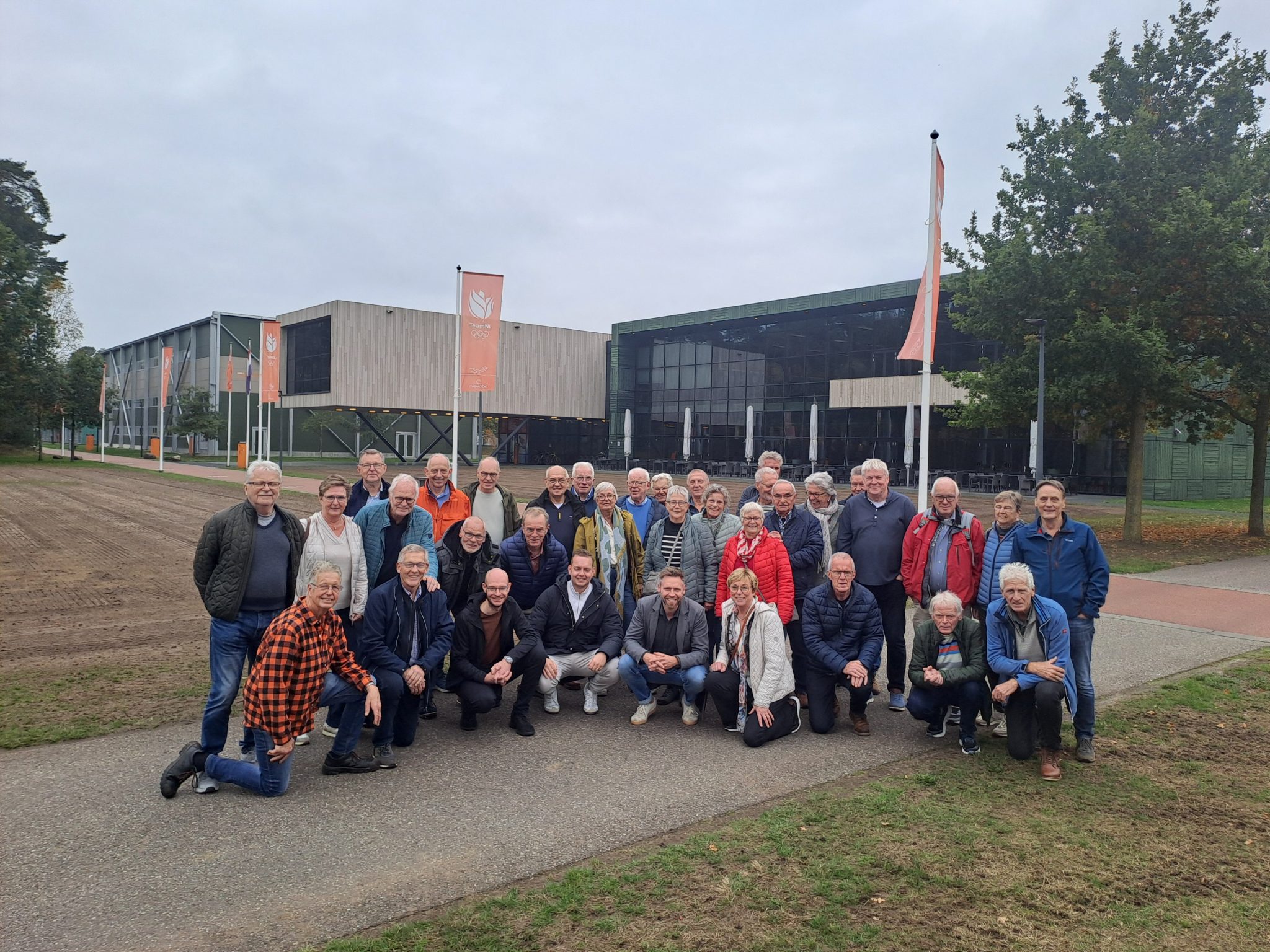 Vrienden van FC Eibergen bezoeken Papendal